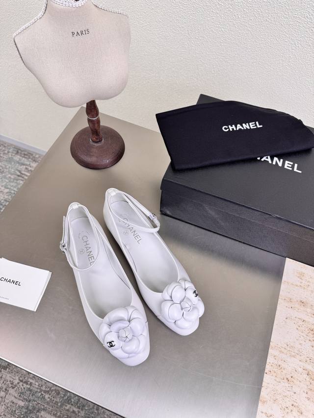 Camellia 25Ss early autumn single shoes Chanel flats Three-dimensional embroider