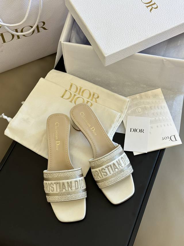 Orange factory price P Dior thick heel slippers New slippers, more classic style