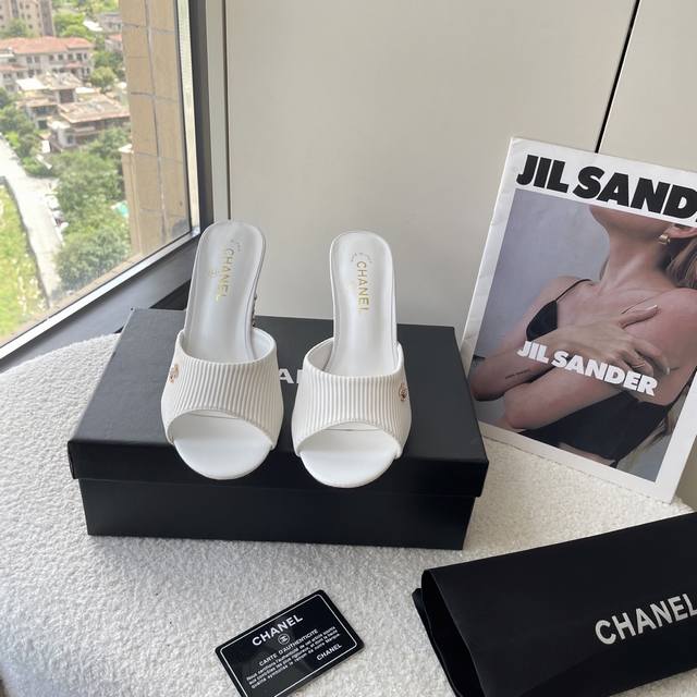 Look for Orange Factory Price P Chanel Chunky Heel Pearl Diamond Slides Chanel C
