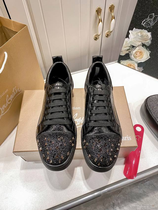 Factory: Customized Christian Louboutin Cl low-top sneakers series rivet rhinest