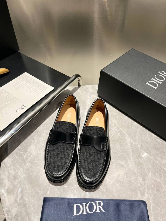 Dio* Dio~ Men's boutique! Every detail is carefully crafted, and the craftsmansh