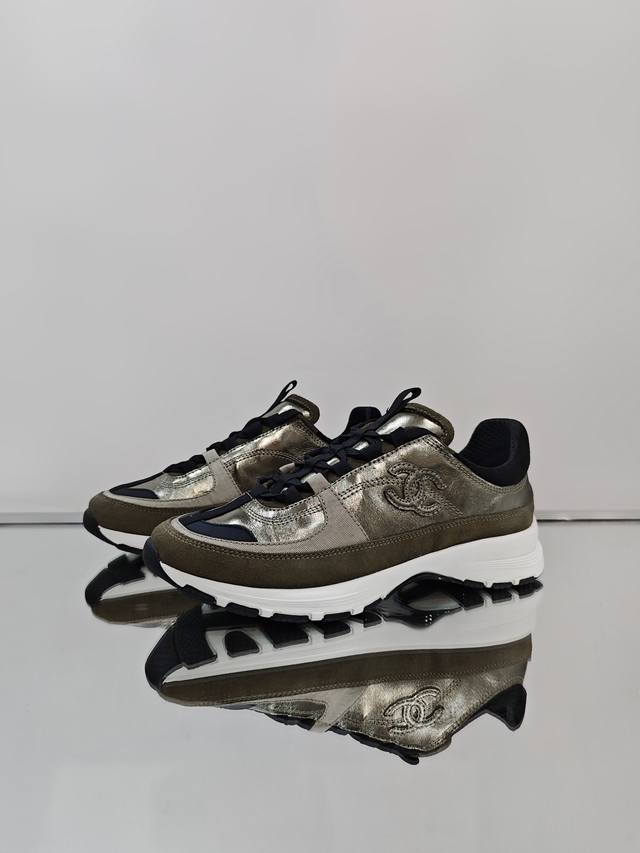 Military Green Chanel.25S.Chanel New color matching for casual sports! New craft