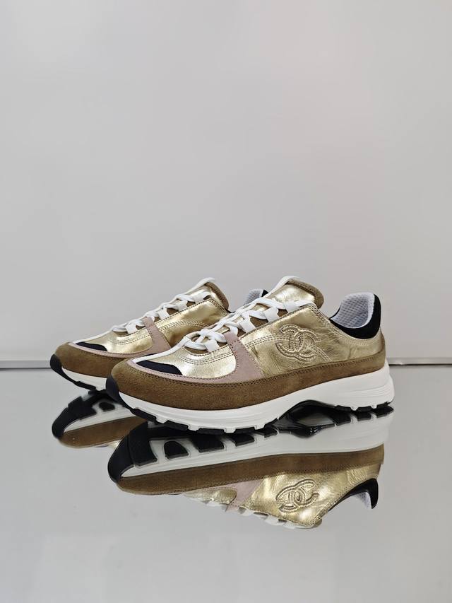 Gold colorChanel.25S.Chanel New color matching for casual sports! New craftsmans