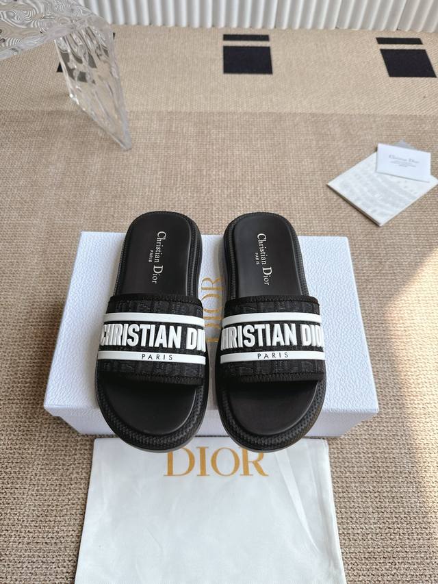Dioriviera Dway Cotton Slides From the Dioriviera exclusive collection, these Dw
