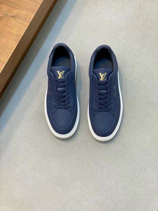 L New men's high-end casual sports shoes, made of imported top-layer cowhide, or