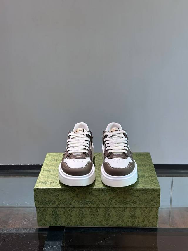 New men's shoes Gucci latest shoes shipped. Original quality fashion trend usin
