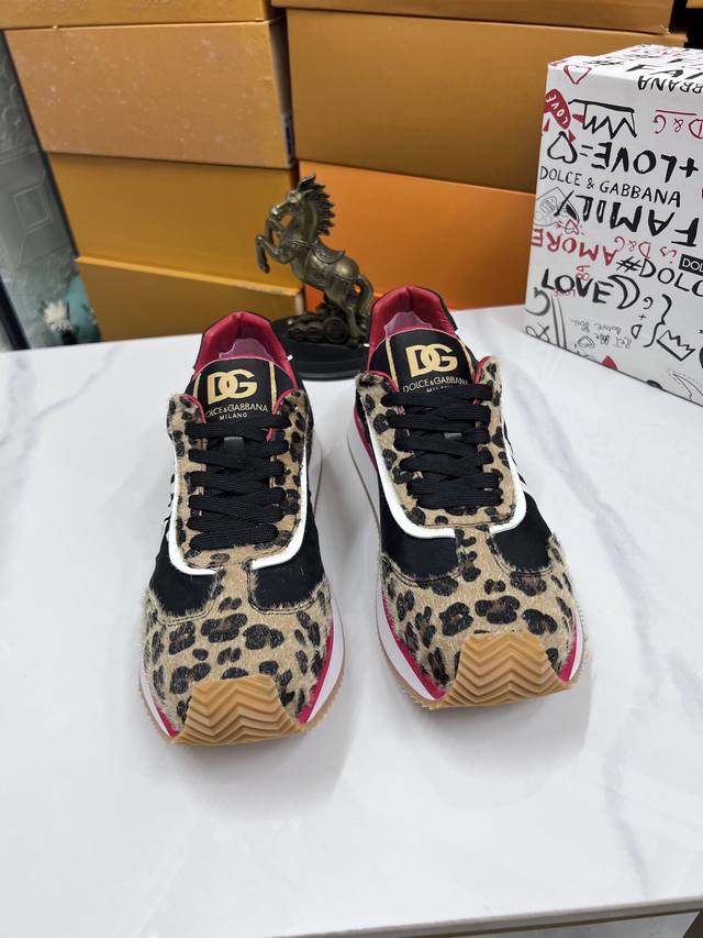 D&G's latest Cushion series of casual sports shoes, dad shoes and running shoes