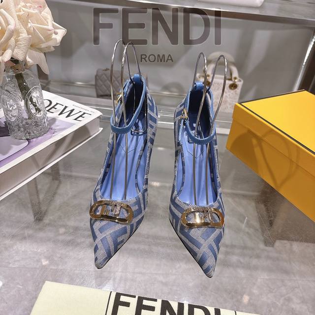 Fendi 2025 runway counter new single shoes Fendi Fendi's latest hit metal strap