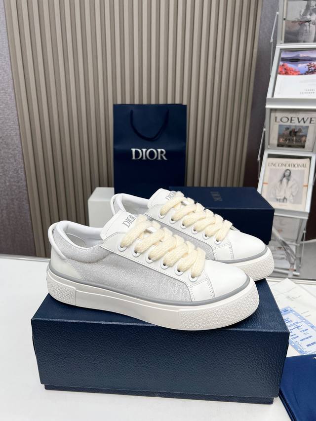 Direct sales women's shoes, women's clothing embroidery +20, Dior B33 couple ca