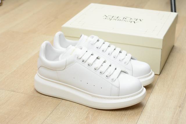 Direct sales Mc Queen McQueen cowhide full white tail 35-44 McQueen Alexa**Er M