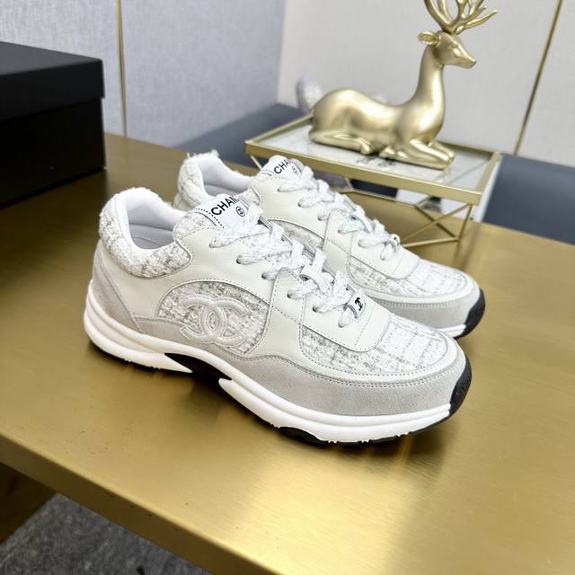 Direct sales Chanel top-level casual sports shoes This classic design; the upper
