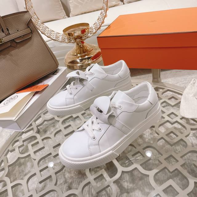 Direct sales women's shoes factory P Hermes Hermes latest Kelly buckle white sh