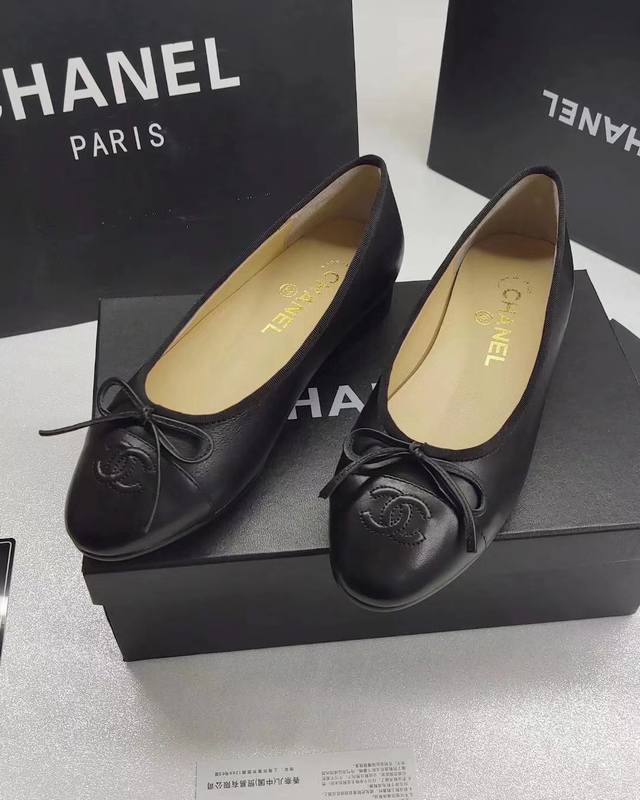 Direct sales Chanel, ballet shoes fashion items, timeless classics, elegant. Ex