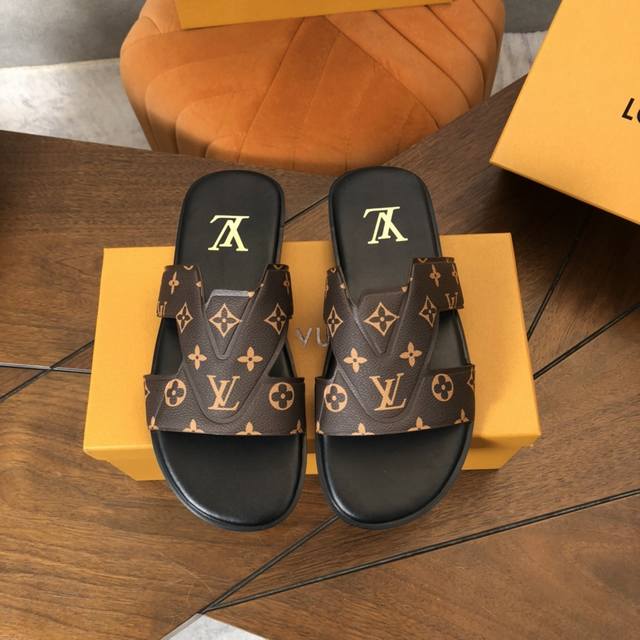 Factory price P Lv counter synchronization new brand luxury men's slippers, cas