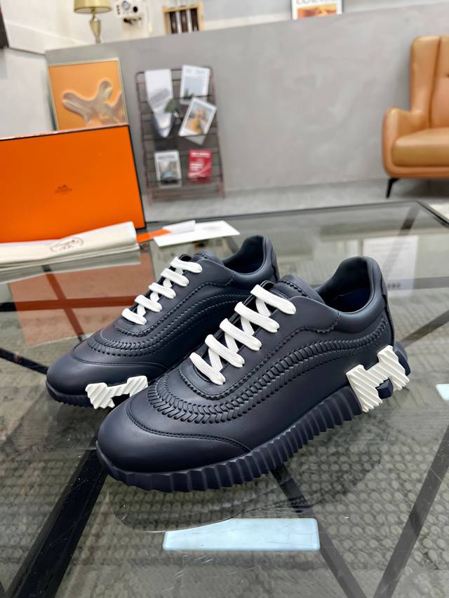 H Top purchasing agent, super popular male god sports shoes, new products are co