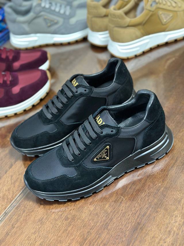 921 New ArrivalThe Prax 2.0 sneakers are made of suede leather and have a lightw