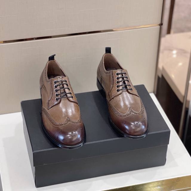 D The latest men's shoes for the year - genuine leather soles A timeless classic