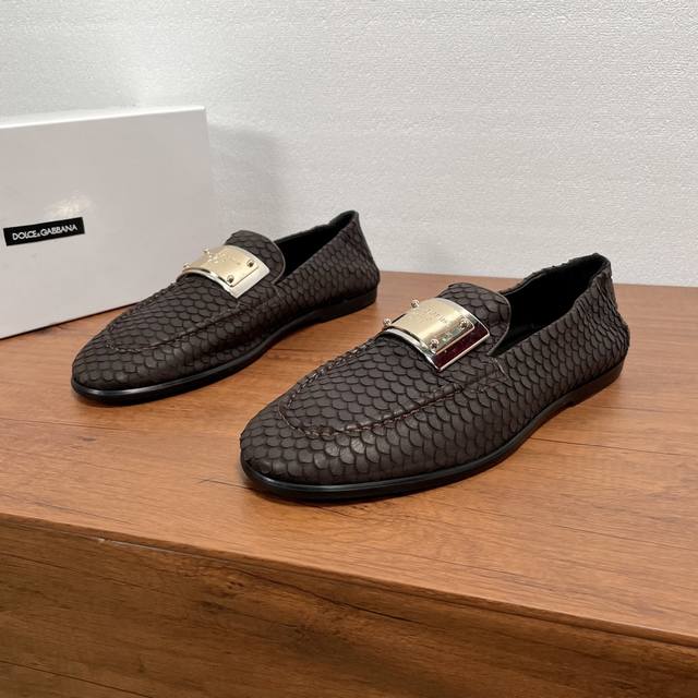 D&G Men's Leather Casual Loafers A modern and capable work, classic loafer style