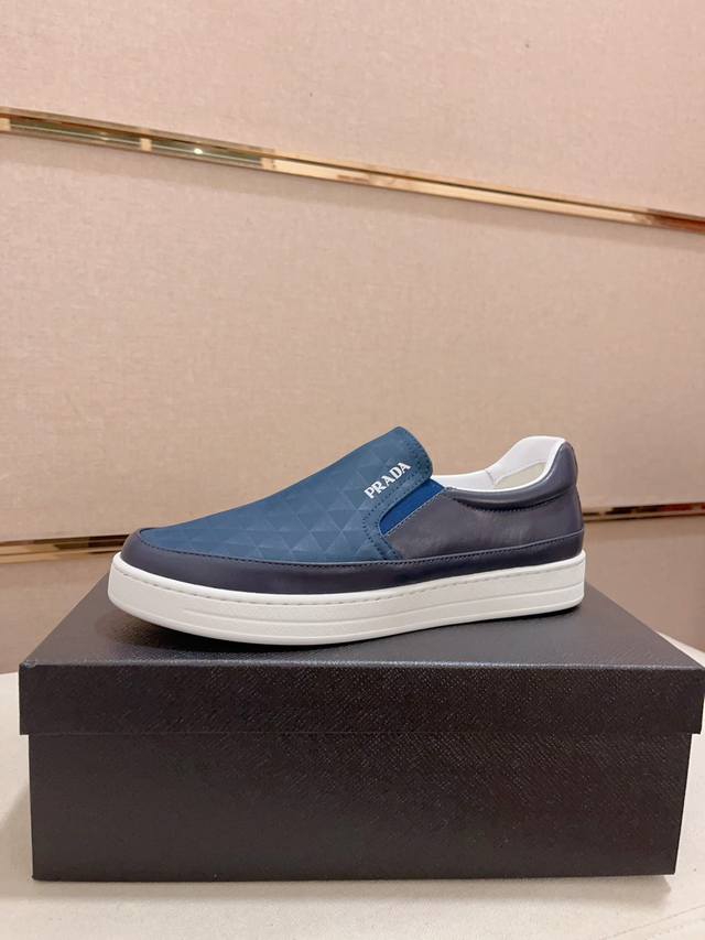 Prada's latest casual and fashionable men's shoes, the hot-selling style is sim