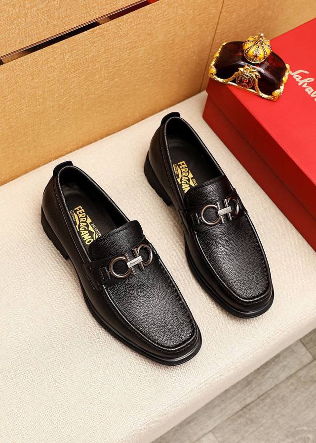 Product trademark: Ferragamo Salvatore Ferragamo casual leather shoes Regular s