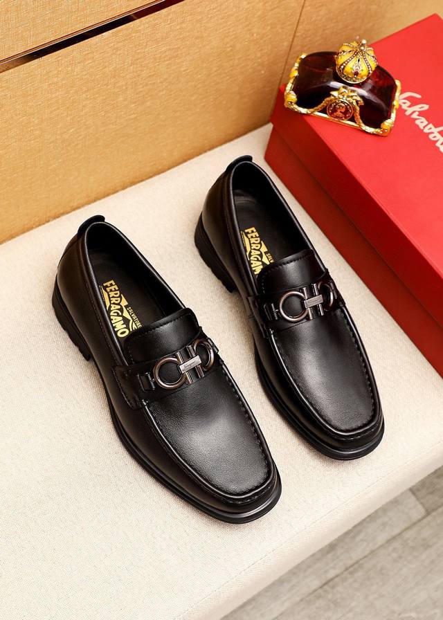 Product trademark: Ferragamo Salvatore Ferragamo casual leather shoes Regular s