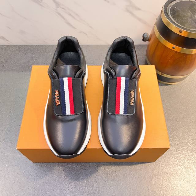 Prada Men's Shoes, must-have casual shoes for all seasons, rich European fashion