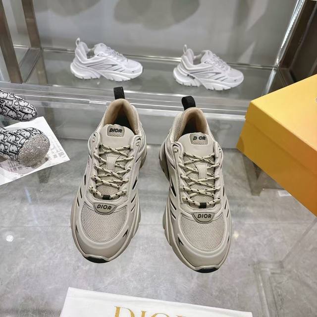 Actual price: Dior's latest hit, high quality in Guangzhou; size 38-46 DDD