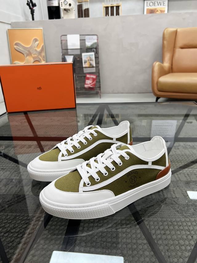 H Top purchasing agent loves to blow up the street. New products of male casual