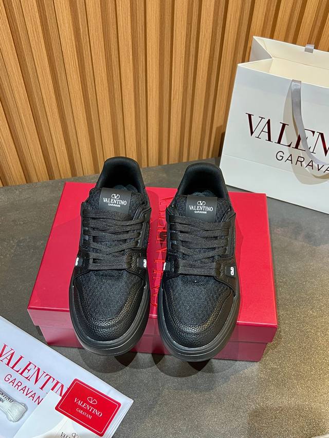 Actual price: Valentino couple sneakers series Valentino 2025 latest couple snea