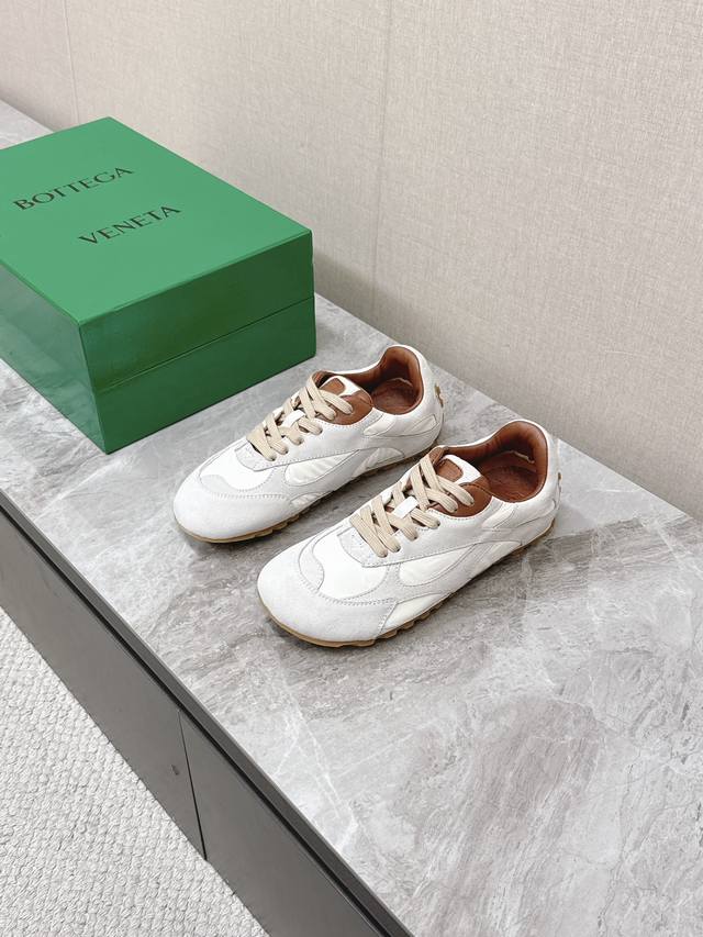 Actual price: Bottega Veneta Bv couple's Forrest Gump shoes, Dexter sneakers Bv