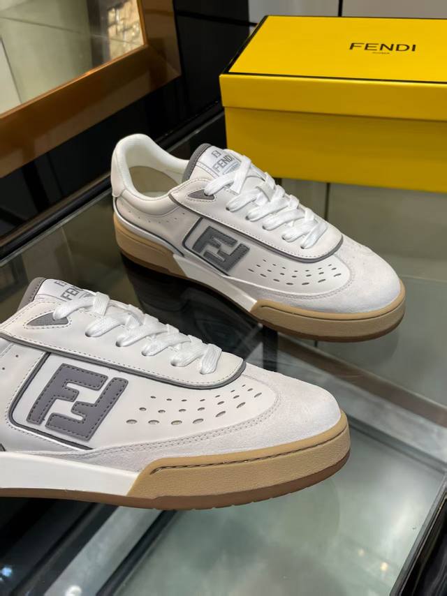 Actual price: Couple's top version Fendi 2025 New Year hit series couple's casua