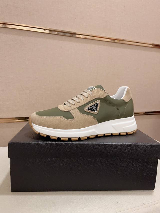 High-quality new Prada Prada counters are launched simultaneously. New men's sh