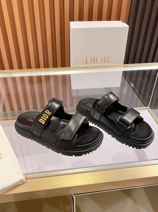 Dior classic hot-selling sandals Step into the fashion world of Dior sandals and