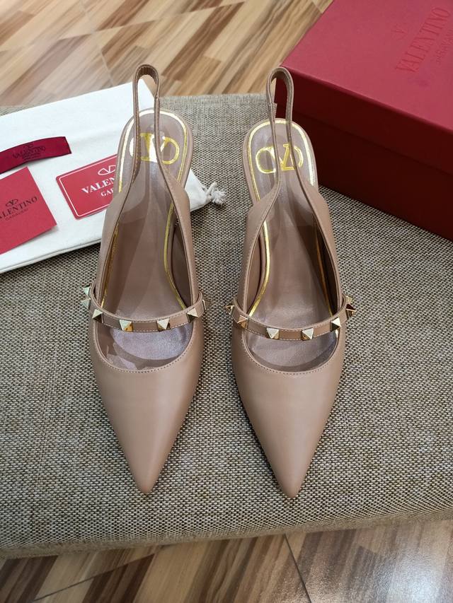 Factory P price women's clothing, women's shoes, sports original Valentino. Top