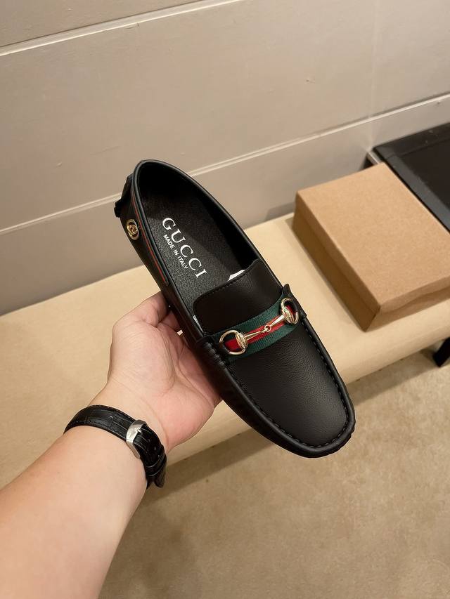 factory P price men's clothing men's shoes sports original Gucci Gucci, founded