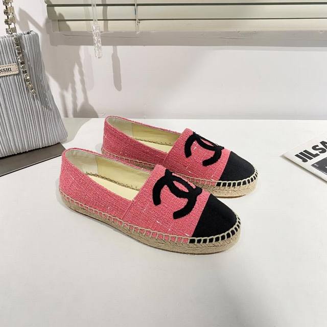 There are new colors to catch your eye. Global shopping classics never go out o