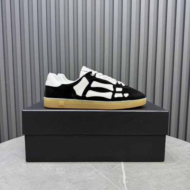 Amiri's popular couple bone shoes. The leader of casual fashion. Exclusive popu