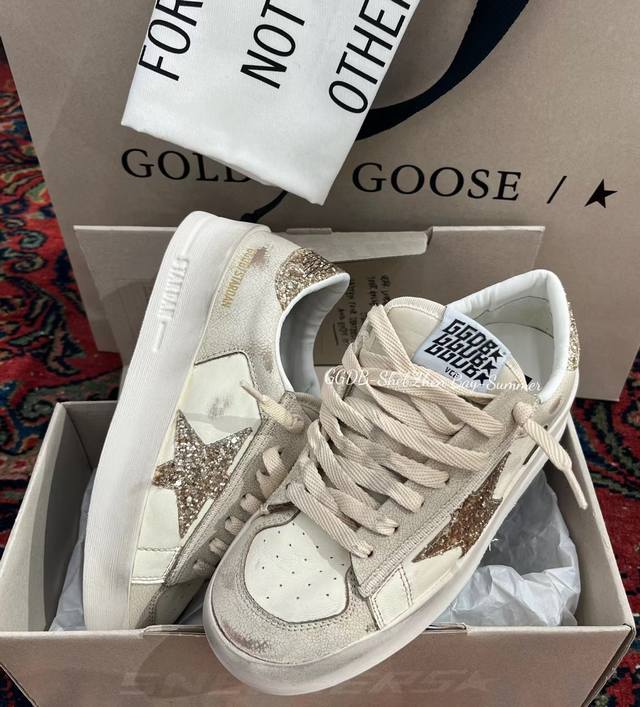 Spot stock, long-term production. Order inquiry Champagne gold sneakers couple
