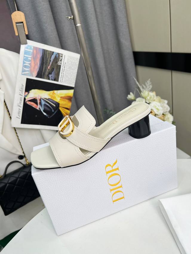 Dior Spring and Summer new crocodile pattern sheepskin lining + double buckle he