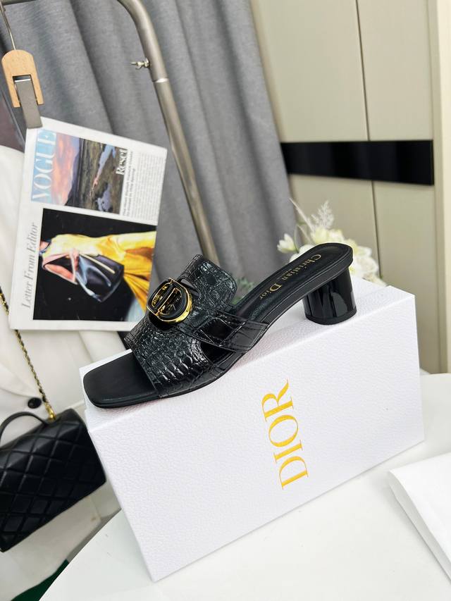 Dior Spring and Summer new crocodile pattern sheepskin lining + double buckle he