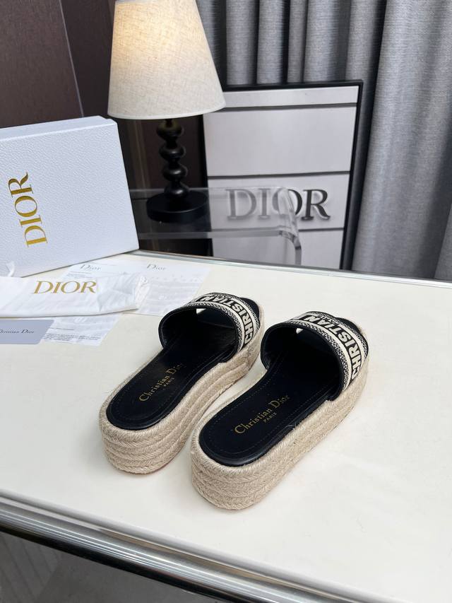 Dior Dior Spring and Summer New Ivieta Dway Jelly Color Flat Flip Flops Colorblo