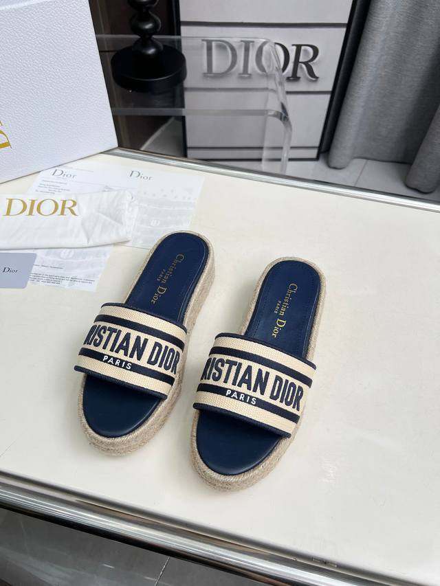 Dior Dior Spring and Summer New Ivieta Dway Jelly Color Flat Flip Flops Colorblo