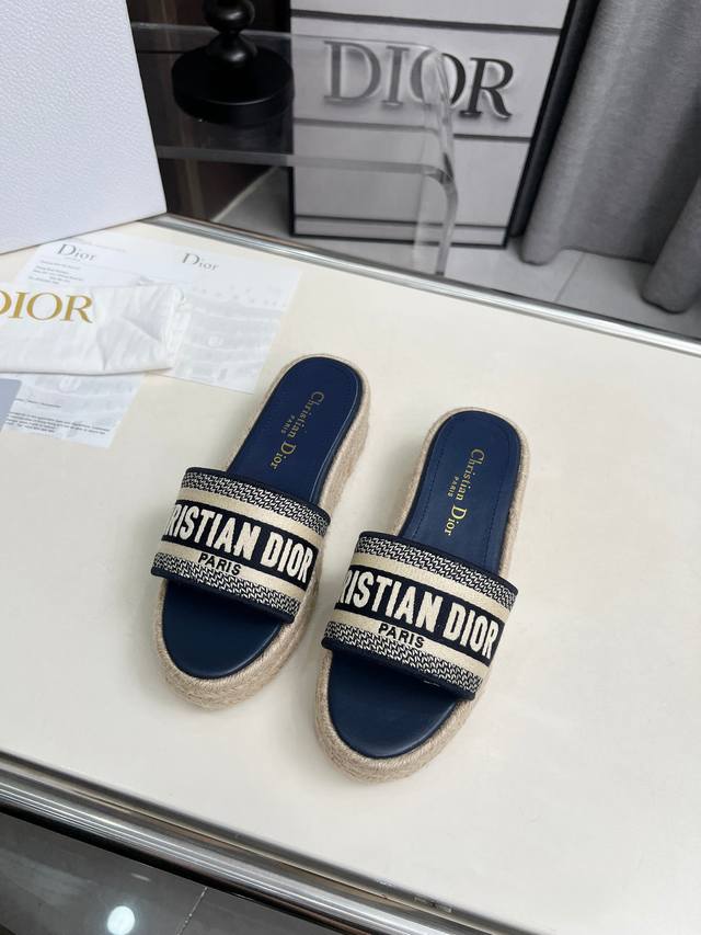 Dior Dior Spring and Summer New Ivieta Dway Jelly Color Flat Flip Flops Colorblo