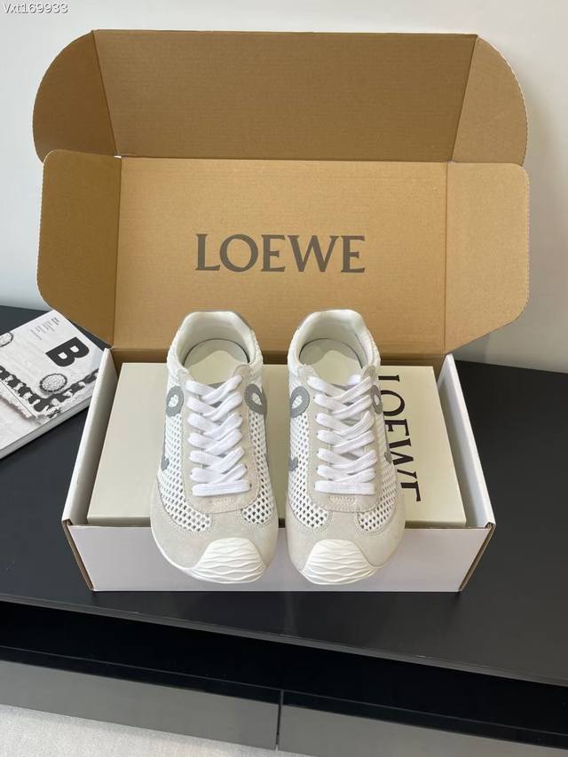 Real price buttons, no extra charge! High version top airplane box set 30Loewe