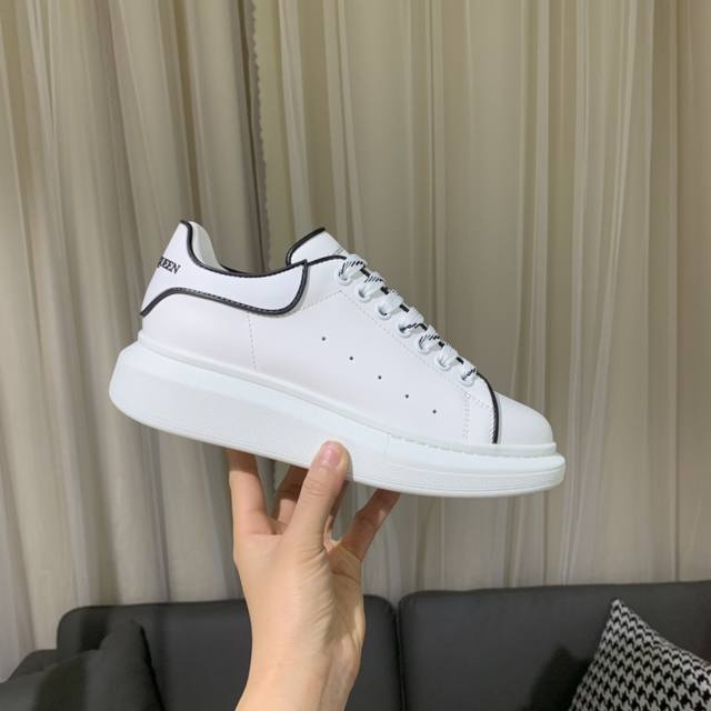 Professional McQueen factory P. Top version. Couple's model: -260 Alexander Mcq