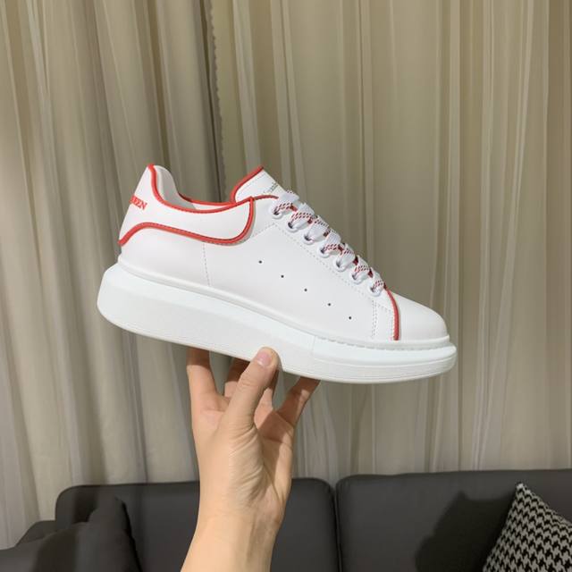 Professional McQueen factory P. Top version. Couple's model: -260 Alexander Mcq