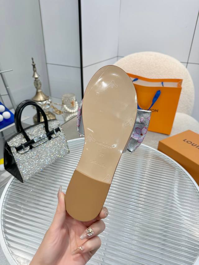 genuine leather outsole 220 The latest hot-selling special material Lo