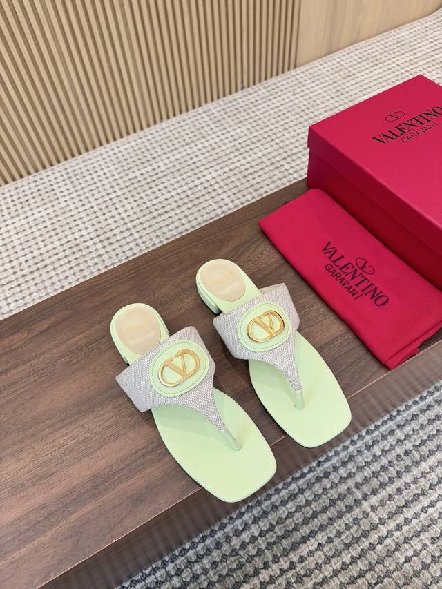 Leather outsole 210Valentino 25Ss 2025 Spring and Summer New Signature Metal V