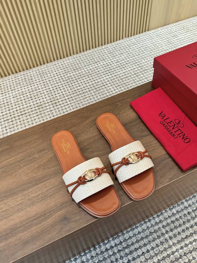 Leather outsole 200 Valentino 25Ss 2025 Spring and Summer New Product Signature