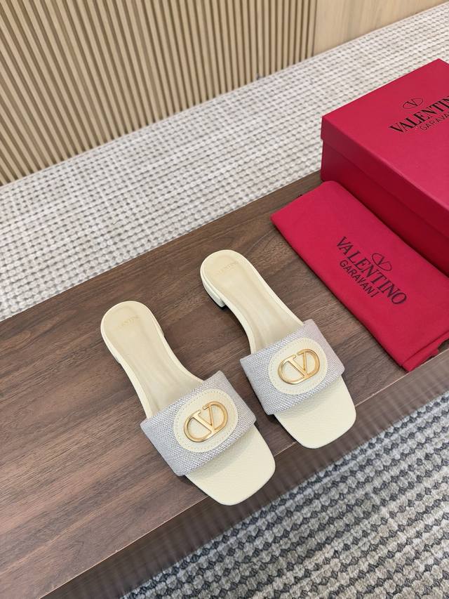 Leather outsole 210Valentino 25Ss 2025 Spring and Summer New Product Signature